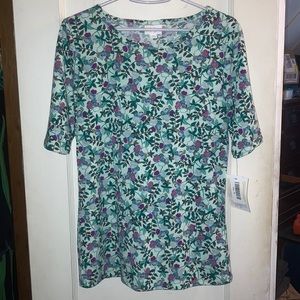 NWT LuLaRoe M Gigi Top